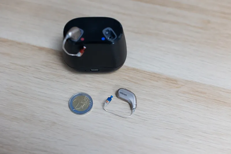 Appareils auditifs micro contour d'oreille rechargeables connectés